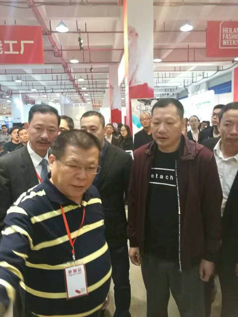 best-automatic-down-velvet-filling-machine